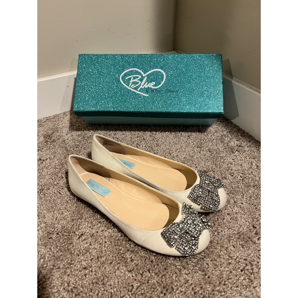 Betsey Johnson Blue SB-EVER Ivory Satin Rhinestone Bow Flats 8.5B